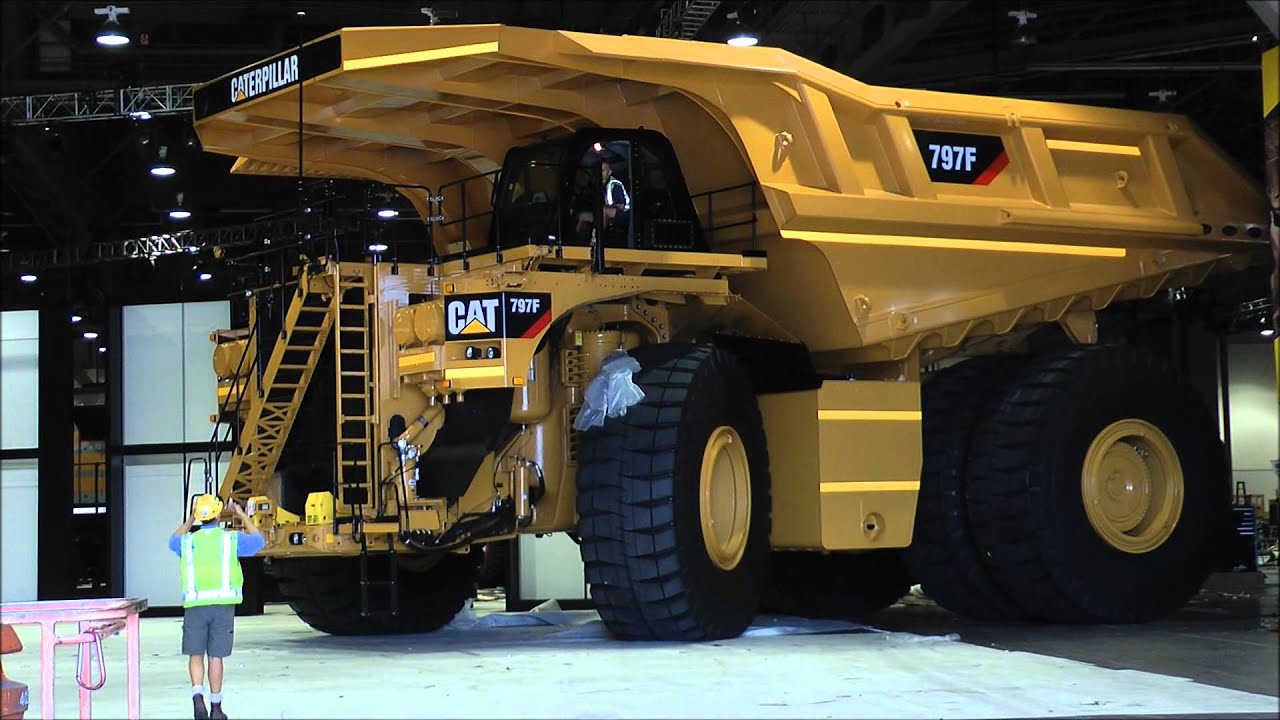 Roles of the Largest Cat Trucks & Dozers in Construction